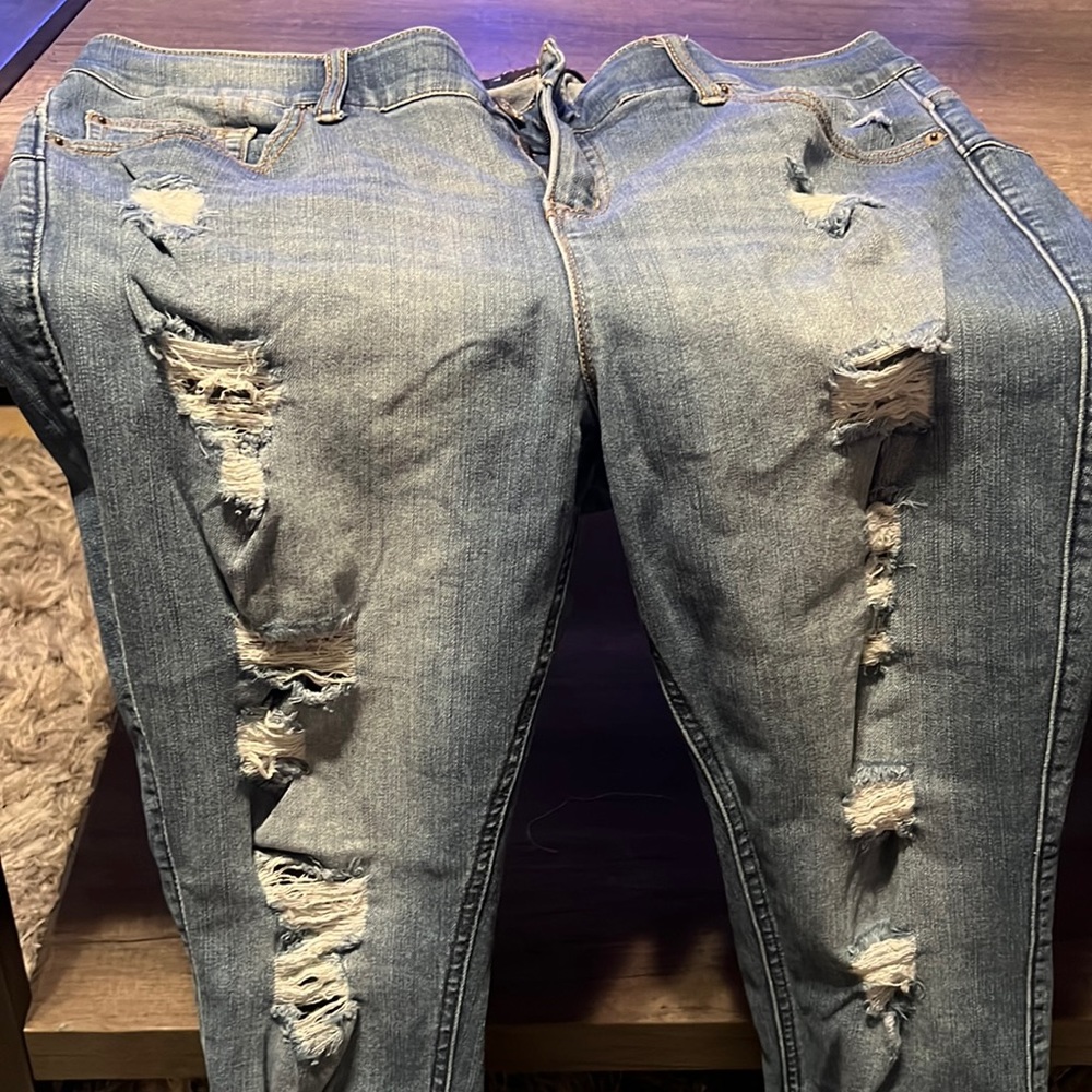 BOMBSHELL STRAIGHT PREMIUM STRETCH HIGH-RISE JEAN. 16 s. Destroyed Jean